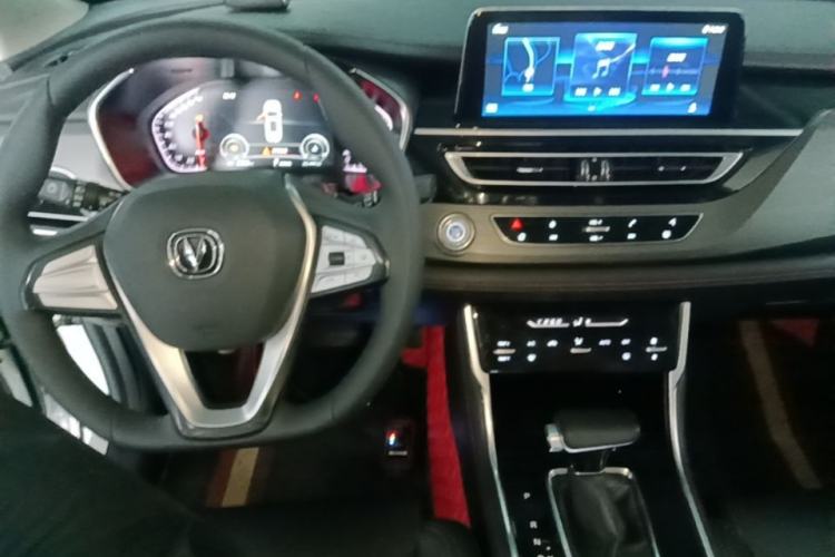 Used CHANGAN CS75 2021 Honor Million Edition 280T DCT Luxury Model Center Console