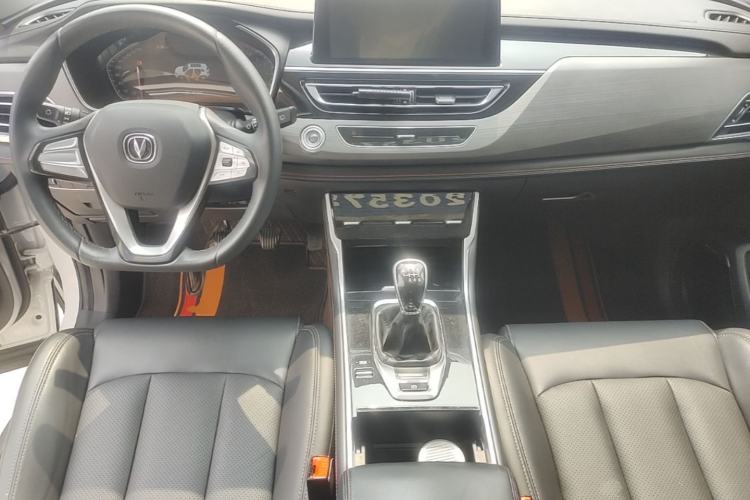 Used CHANGAN CS75 2021 Honor Million Edition 280T Manual Elite Model Center Console