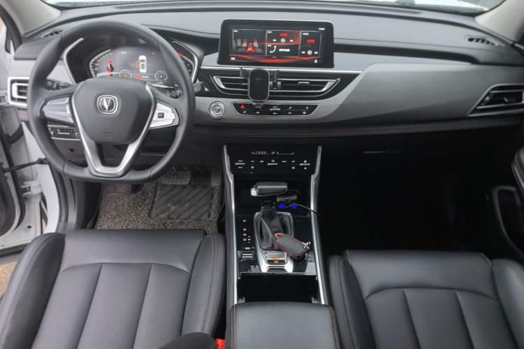 Used CHANGAN CS75 2021 Honor Million Edition 280T DCT Luxury Model Center Console