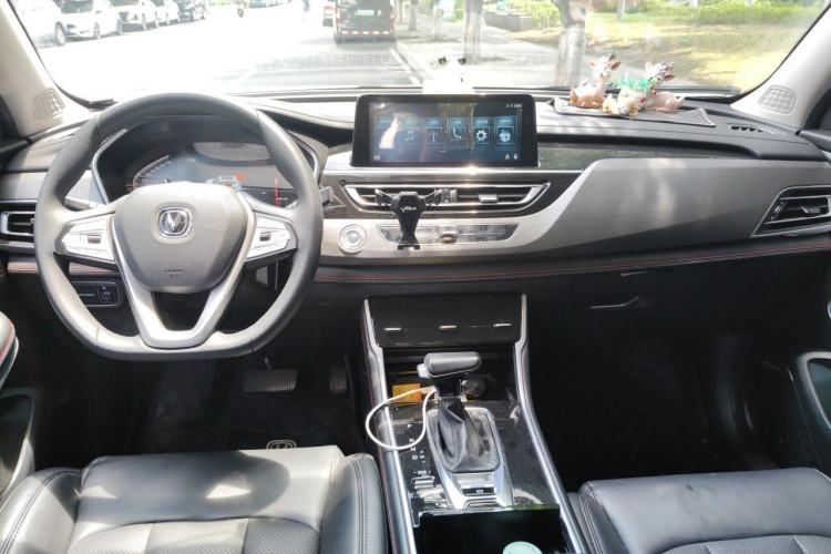Used CHANGAN CS75 2021 Honor Million Edition 280T DCT Navigation Model Center Console