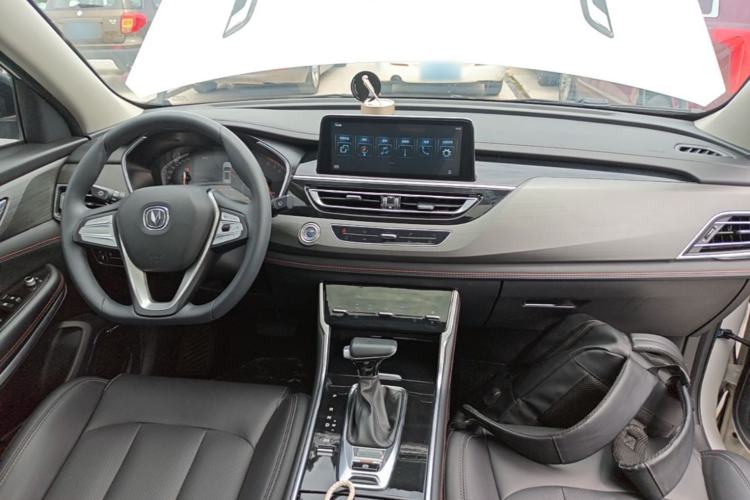 Used CHANGAN CS75 2021 Honor Million Edition 280T DCT Luxury Model Center Console