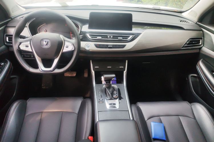 Used CHANGAN CS75 2021 Honor Million Edition 280T DCT Prestige Model Center Console