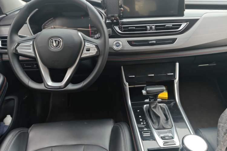 Used CHANGAN CS75 2021 Honor Million Edition 280T DCT Luxury Model Center Console
