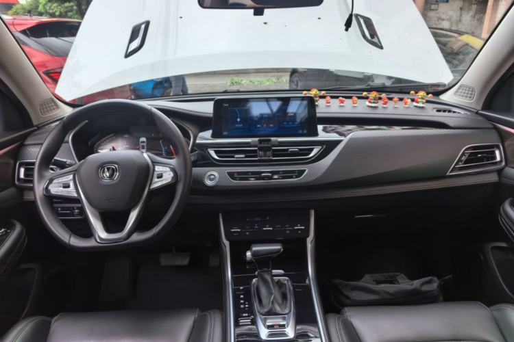 Used CHANGAN CS75 2021 Honor Million Edition 280T DCT Prestige Model Center Console