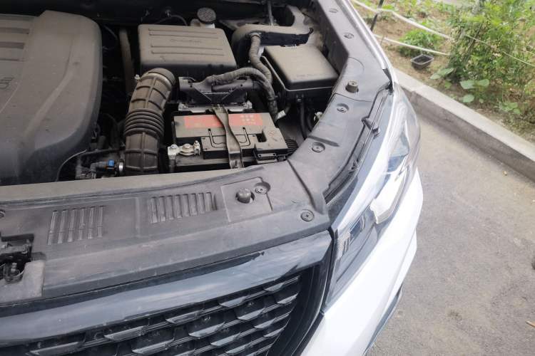 Used CHANGAN CS75 2021 Honor Million Edition 280T DCT Luxury Model Engine Bay Left