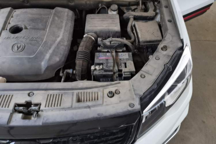 Used CHANGAN CS75 2021 Honor Million Edition 280T DCT Luxury Model Engine Bay Left