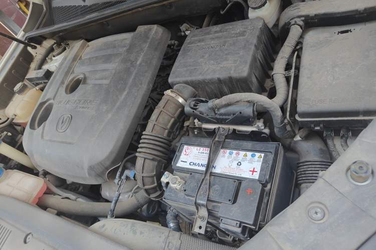 Used CHANGAN CS75 2021 Honor Million Edition 280T DCT Luxury Model Engine Bay Left
