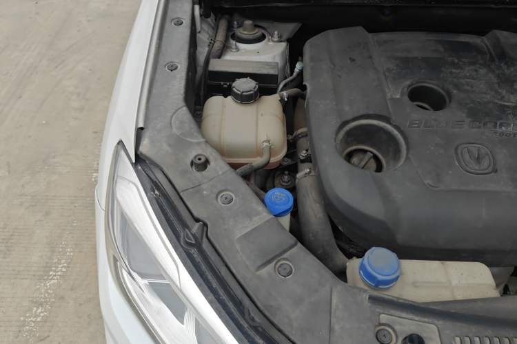 Used CHANGAN CS75 2021 Honor Million Edition 280T DCT Luxury Model Engine Bay Right