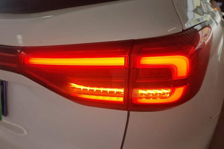 Used CHANGAN CS75 2021 Honor Million Edition 280T DCT Prestige Model Exterior 3