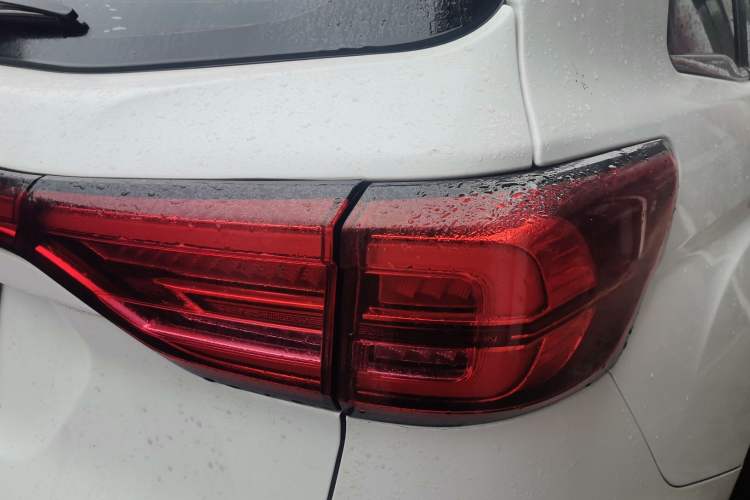 Used CHANGAN CS75 2021 Honor Million Edition 280T DCT Luxury Model Exterior 6