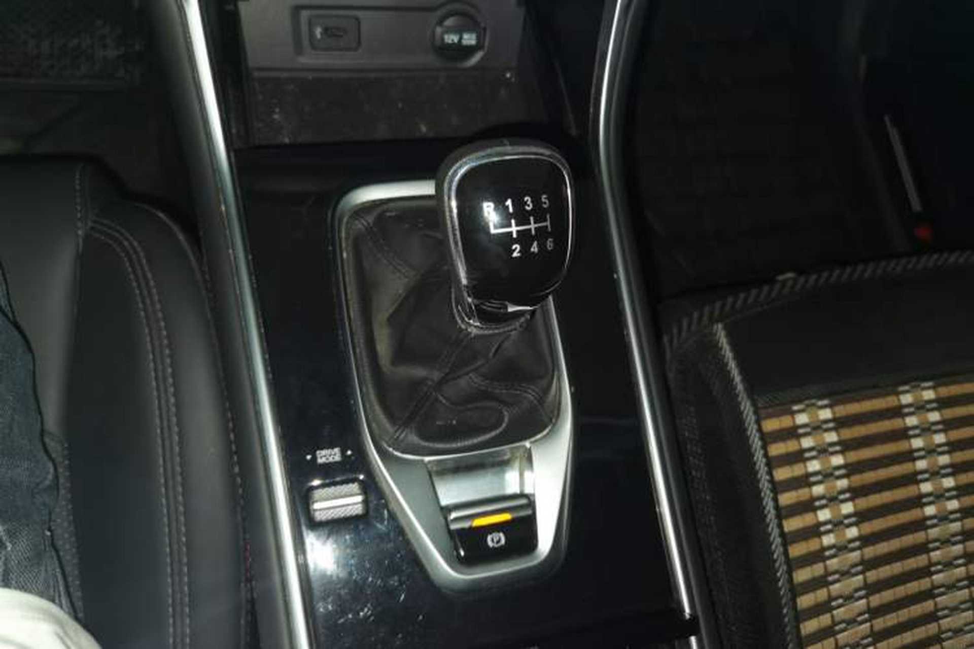 Used CHANGAN CS75 2021 Honor Million Edition 280T Manual Elite Model Gear Lever