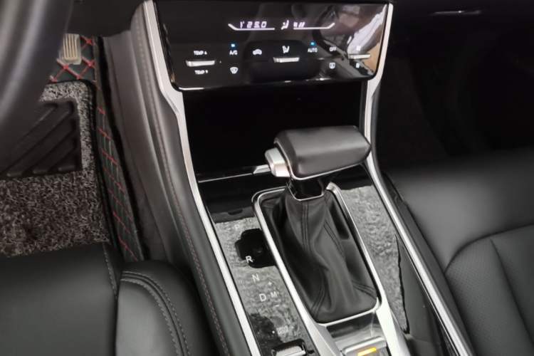 Used CHANGAN CS75 2021 Honor Million Edition 280T DCT Luxury Model Gear Lever