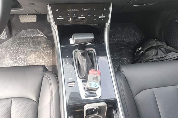Used CHANGAN CS75 2021 Honor Million Edition 280T DCT Navigation Model Gear Lever