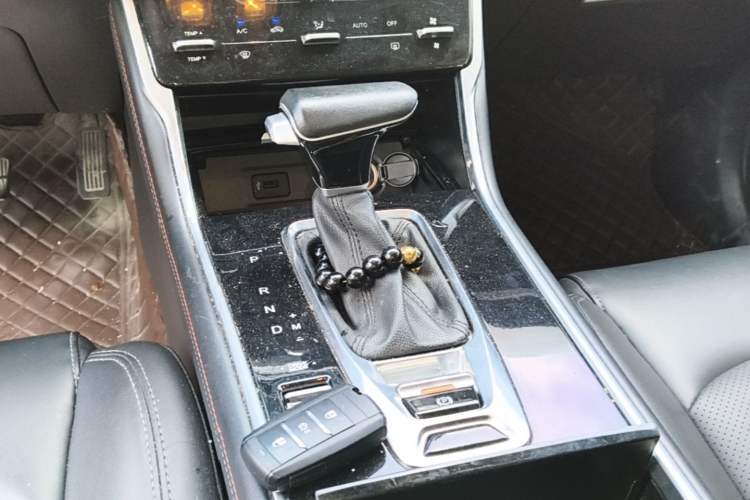 Used CHANGAN CS75 2021 Honor Million Edition 280T DCT Luxury Model Gear Lever