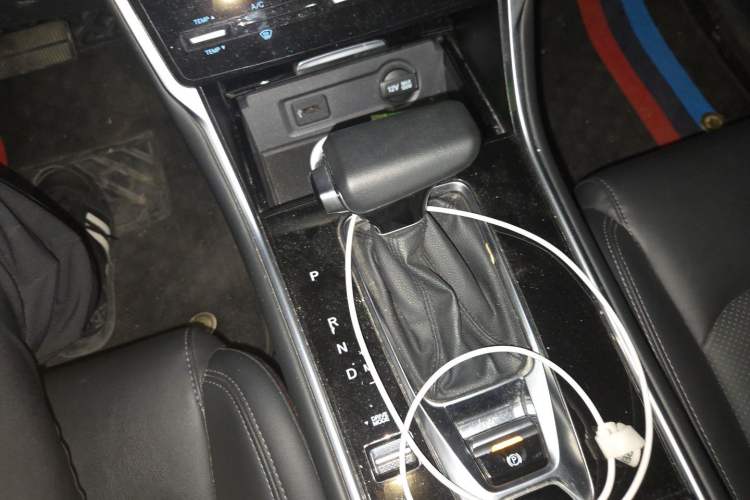 Used CHANGAN CS75 2021 Honor Million Edition 280T DCT Navigation Model Gear Lever