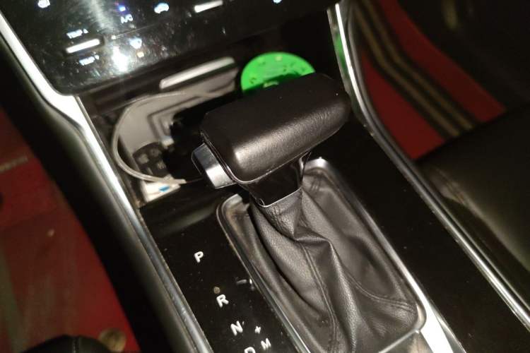 Used CHANGAN CS75 2021 Honor Million Edition 280T DCT Navigation Model Gear Lever