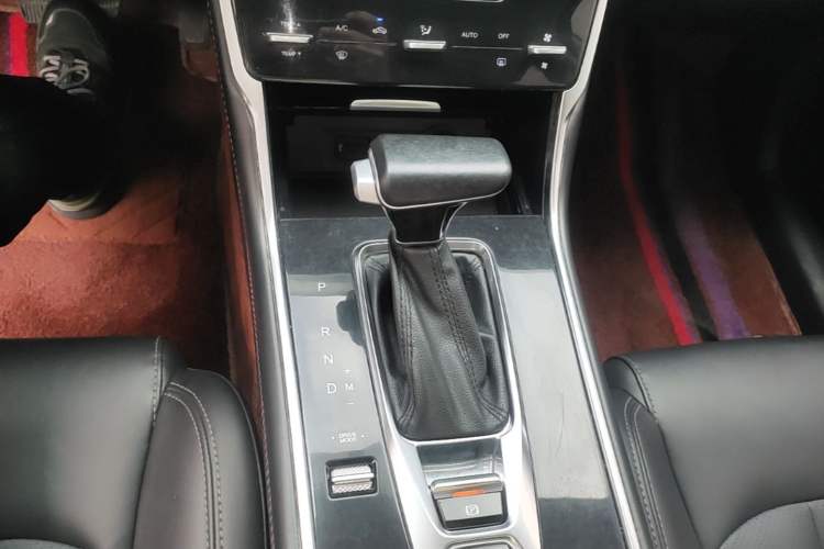 Used CHANGAN CS75 2021 Honor Million Edition 280T DCT Luxury Model Gear Lever