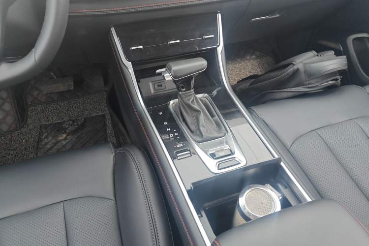 Used CHANGAN CS75 2021 Honor Million Edition 280T DCT Luxury Model Gear Lever