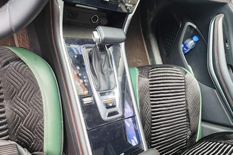 Used CHANGAN CS75 2021 Honor Million Edition 280T DCT Prestige Model Gear Lever