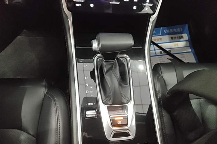 Used CHANGAN CS75 2021 Honor Million Edition 280T DCT Luxury Model Gear Lever