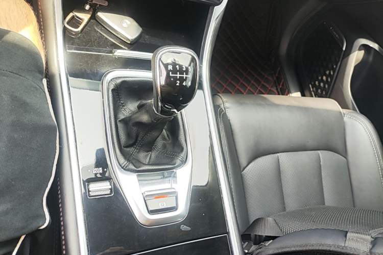 Used CHANGAN CS75 2021 Honor Million Edition 280T Manual Elite Model Gear Lever