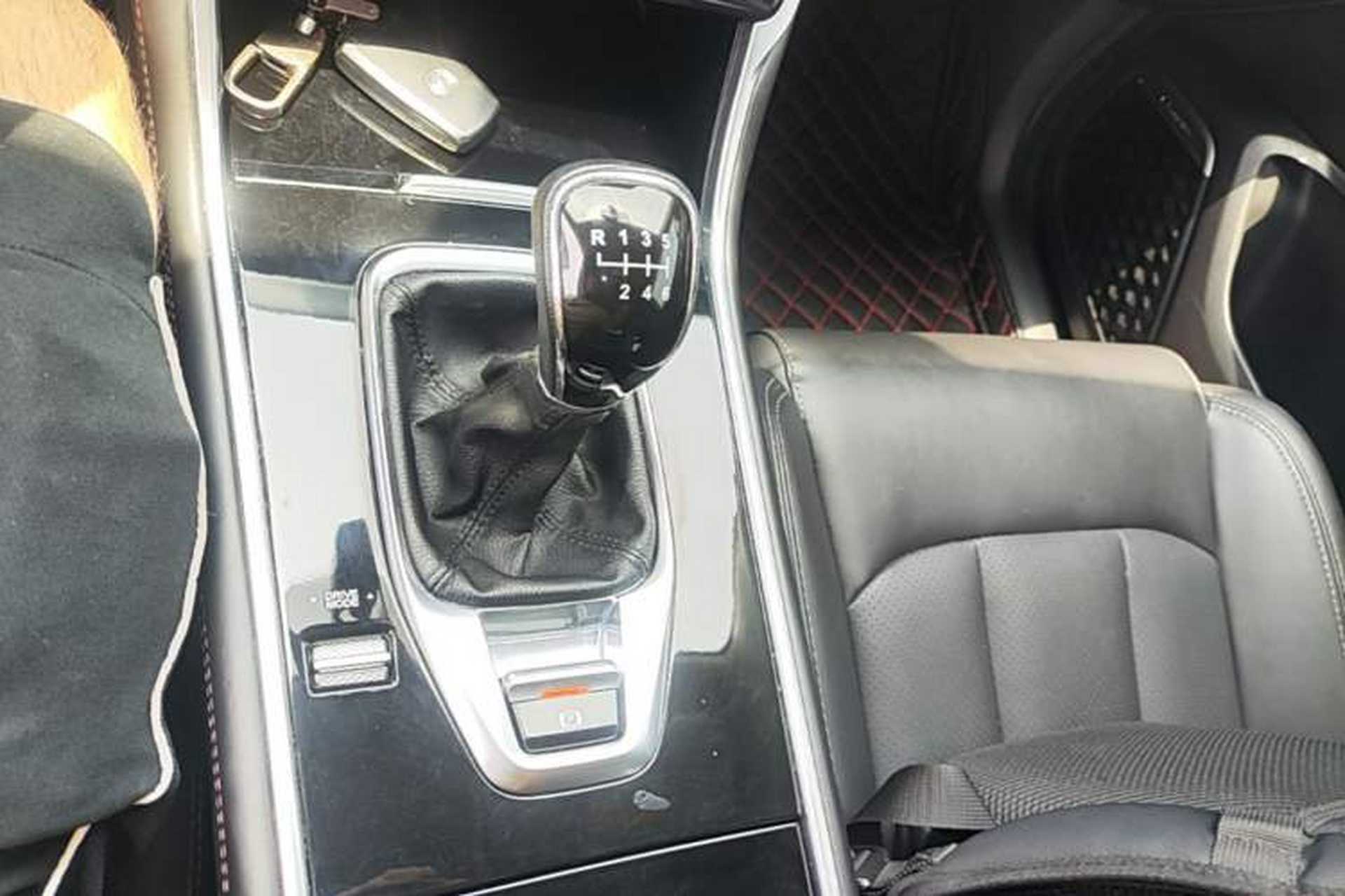 Used CHANGAN CS75 2021 Honor Million Edition 280T Manual Elite Model Gear Lever