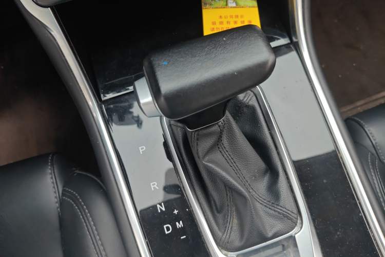 Used CHANGAN CS75 2021 Honor Million Edition 280T DCT Luxury Model Gear Lever