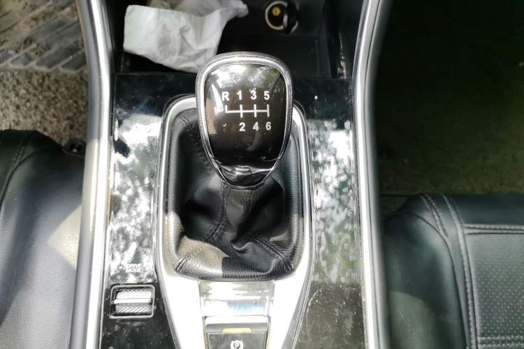 Used CHANGAN CS75 2021 Honor Million Edition 280T Manual Elite Model Gear Lever