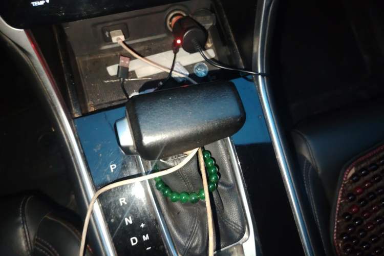 Used CHANGAN CS75 2021 Honor Million Edition 280T DCT Luxury Model Gear Lever