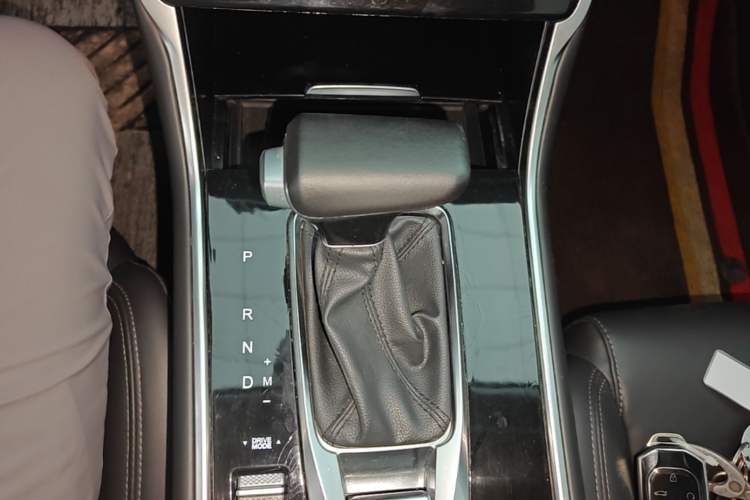 Used CHANGAN CS75 2021 Honor Million Edition 280T DCT Luxury Model Gear Lever