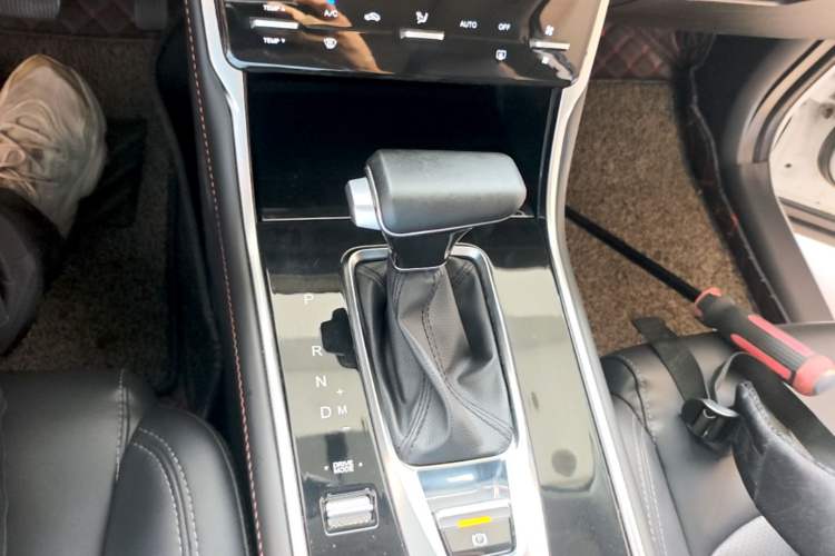 Used CHANGAN CS75 2021 Honor Million Edition 280T DCT Luxury Model Gear Lever