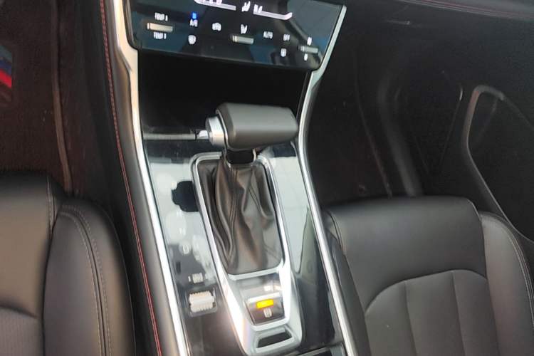 Used CHANGAN CS75 2021 Honor Million Edition 280T DCT Prestige Model Gear Lever