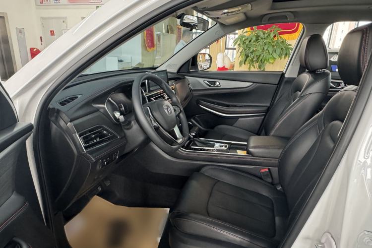 Used CHANGAN CS75 2021 Honor Million Edition 280T DCT Prestige Model Interior 2