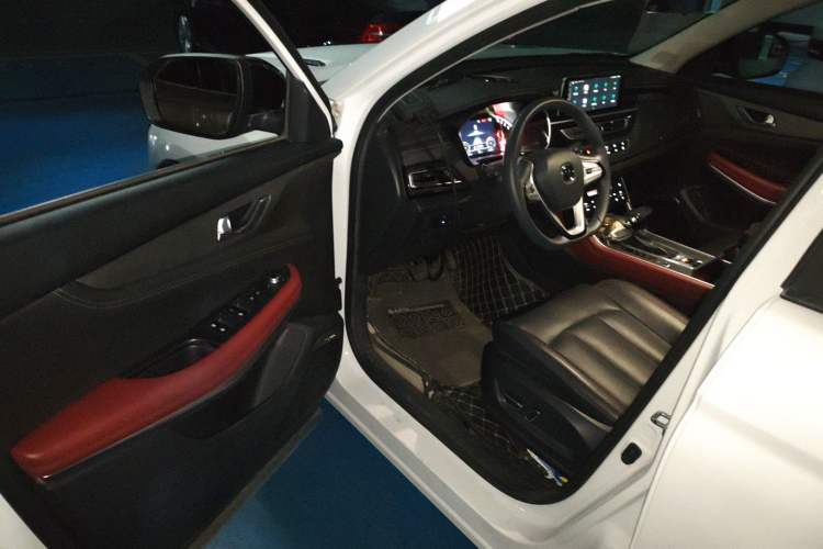 Used CHANGAN CS75 2021 Honor Million Edition 280T DCT Prestige Model Interior 3