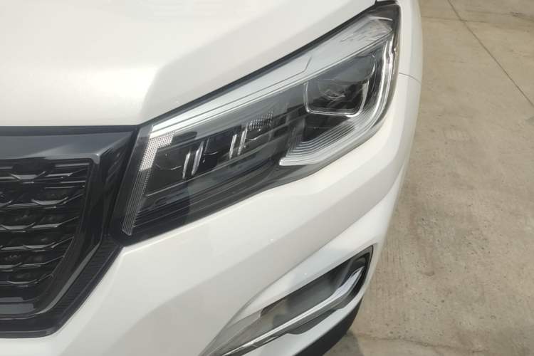 Used CHANGAN CS75 2021 Honor Million Edition 280T Manual Elite Model Left Front Headlight