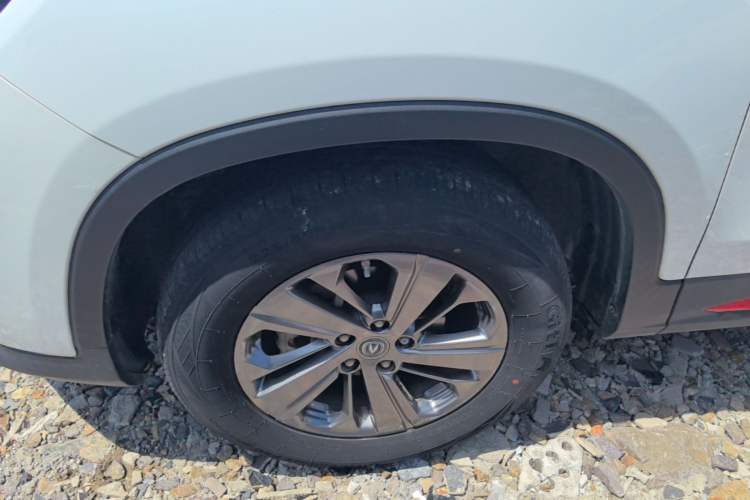 Used CHANGAN CS75 2021 Honor Million Edition 280T DCT Luxury Model Left Front Wheel Hub