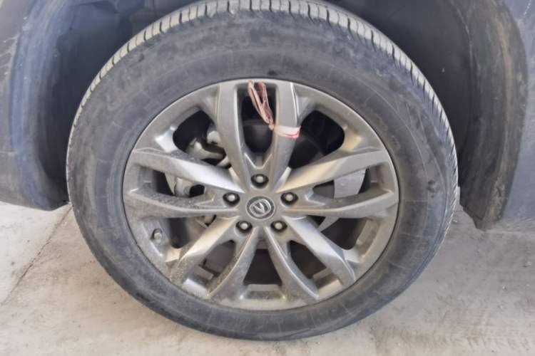 Used CHANGAN CS75 2021 Honor Million Edition 280T DCT Prestige Model Left Front Wheel Hub