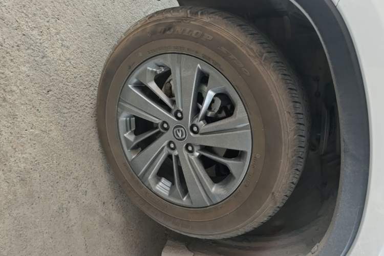 Used CHANGAN CS75 2021 Honor Million Edition 280T DCT Luxury Model Left Front Wheel Hub