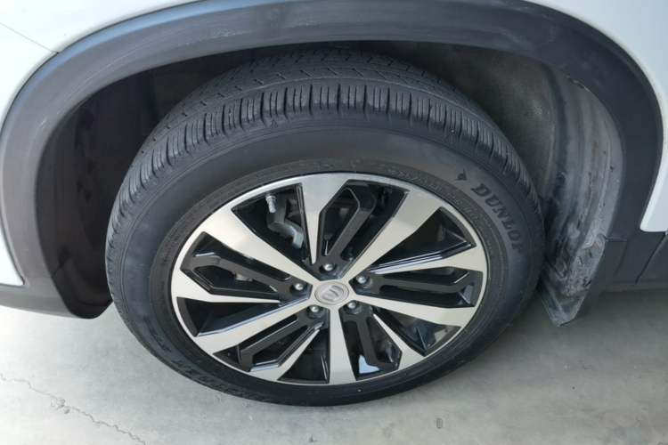 Used CHANGAN CS75 2021 Honor Million Edition 280T DCT Navigation Model Left Front Wheel Hub