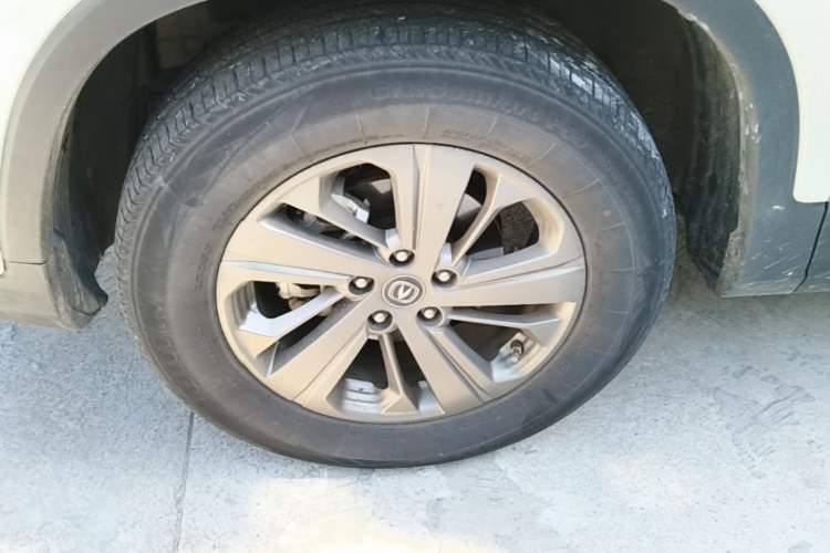 Used CHANGAN CS75 2021 Honor Million Edition 280T DCT Luxury Model Left Front Wheel Hub