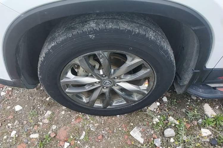 Used CHANGAN CS75 2021 Honor Million Edition 280T DCT Prestige Model Left Front Wheel Hub