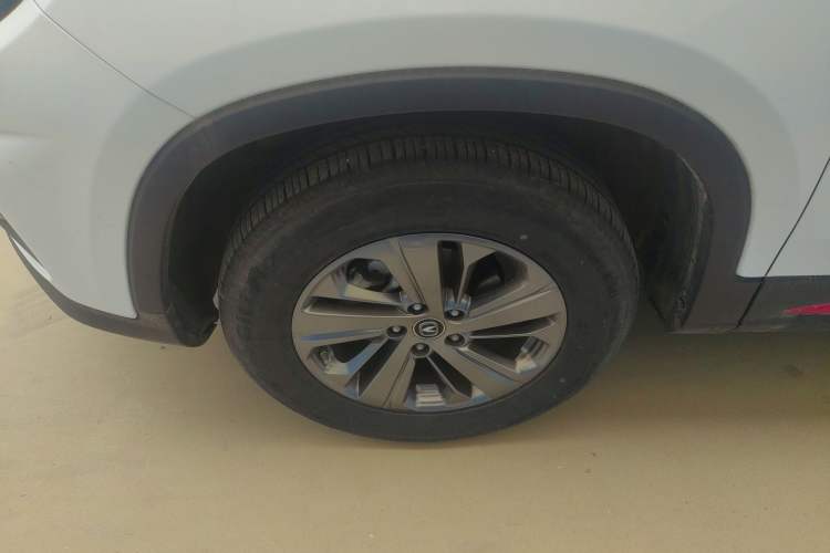 Used CHANGAN CS75 2021 Honor Million Edition 280T DCT Luxury Model Left Front Wheel Hub