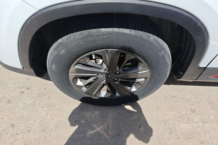 Used CHANGAN CS75 2021 Honor Million Edition 280T DCT Luxury Model Left Front Wheel Hub