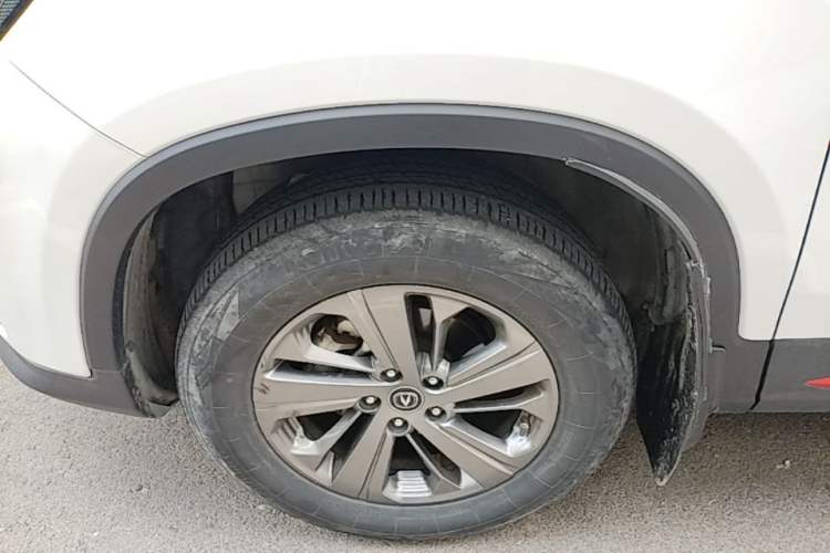Used CHANGAN CS75 2021 Honor Million Edition 280T DCT Luxury Model Left Front Wheel Hub