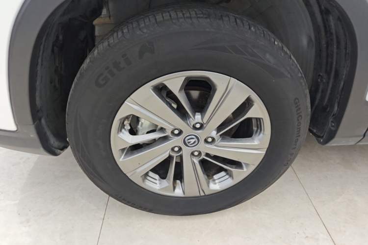 Used CHANGAN CS75 2021 Honor Million Edition 280T DCT Luxury Model Left Front Wheel Hub