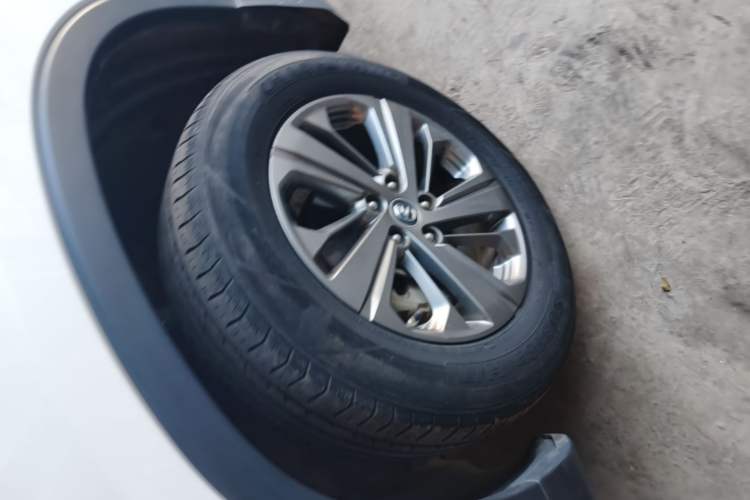 Used CHANGAN CS75 2021 Honor Million Edition 280T DCT Luxury Model Left Front Wheel Hub