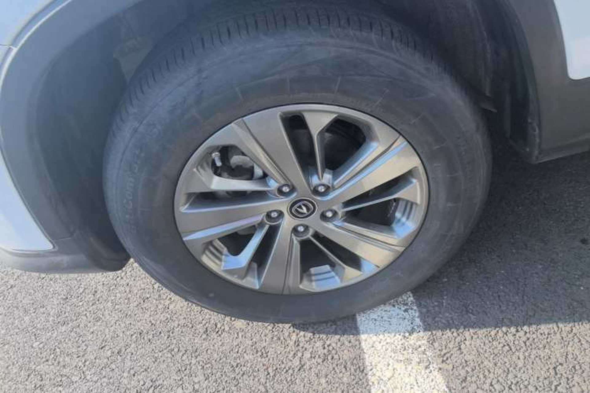 Used CHANGAN CS75 2021 Honor Million Edition 280T DCT Luxury Model Left Front Wheel Hub