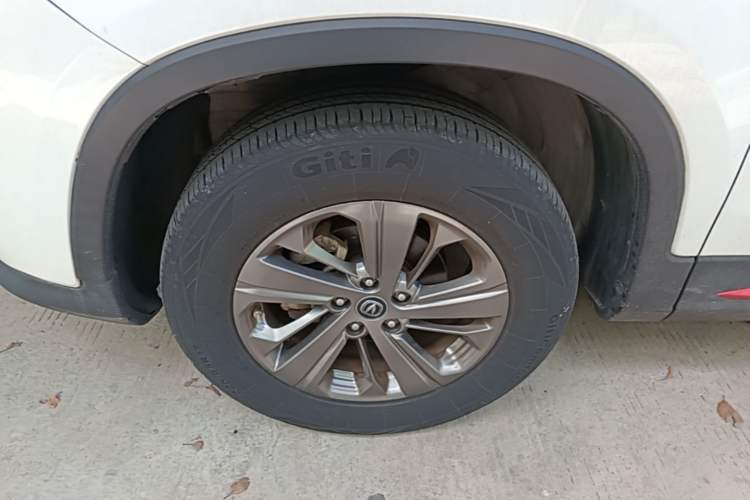 Used CHANGAN CS75 2021 Honor Million Edition 280T DCT Luxury Model Left Front Wheel Hub