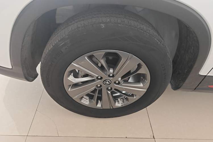 Used CHANGAN CS75 2021 Honor Million Edition 280T DCT Luxury Model Left Front Wheel Hub