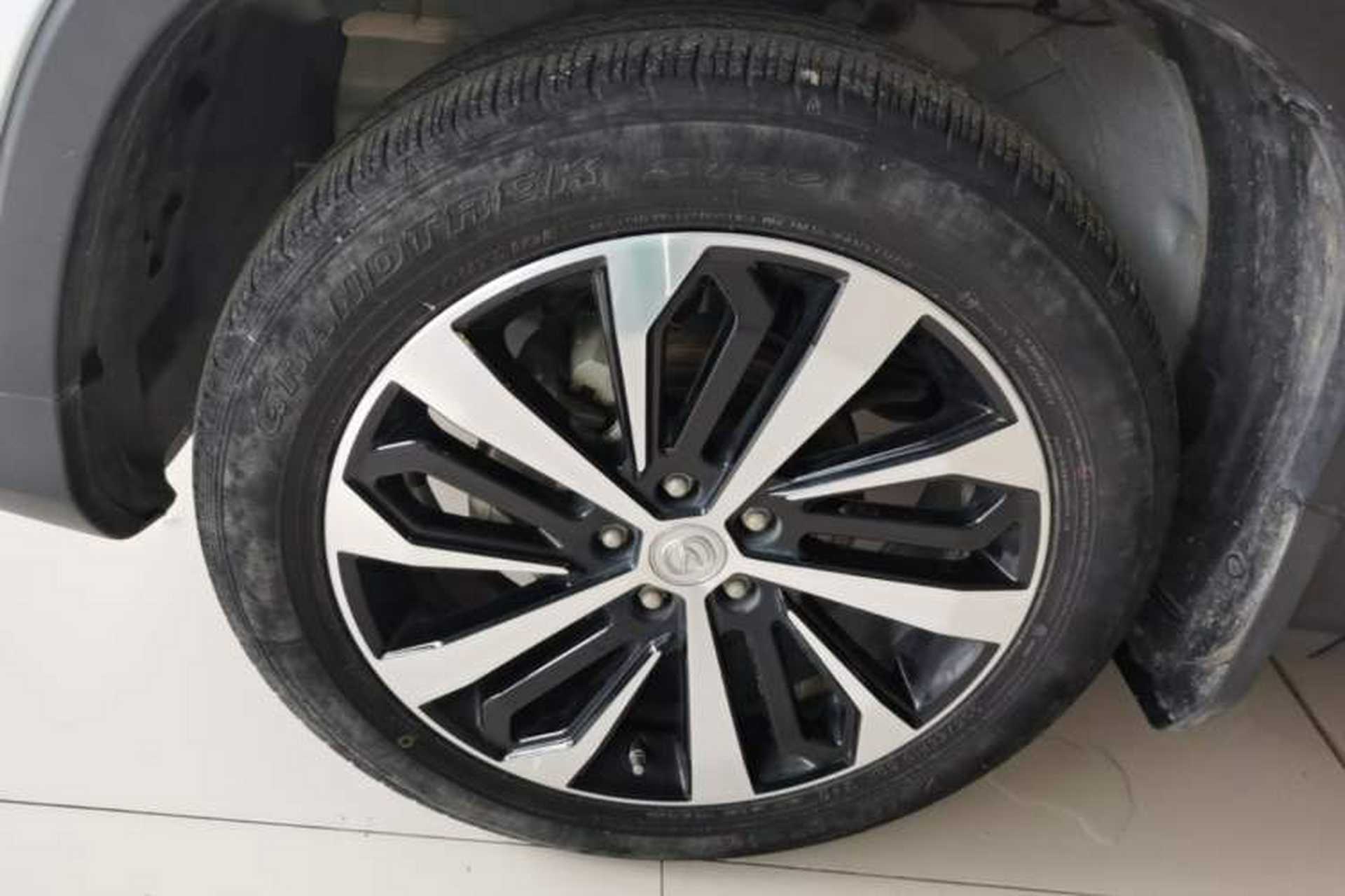 Used CHANGAN CS75 2021 Honor Million Edition 280T DCT Navigation Model Left Front Wheel Hub